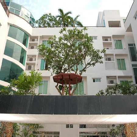 Bansabai Hostelling International Bangkok Buitenkant foto