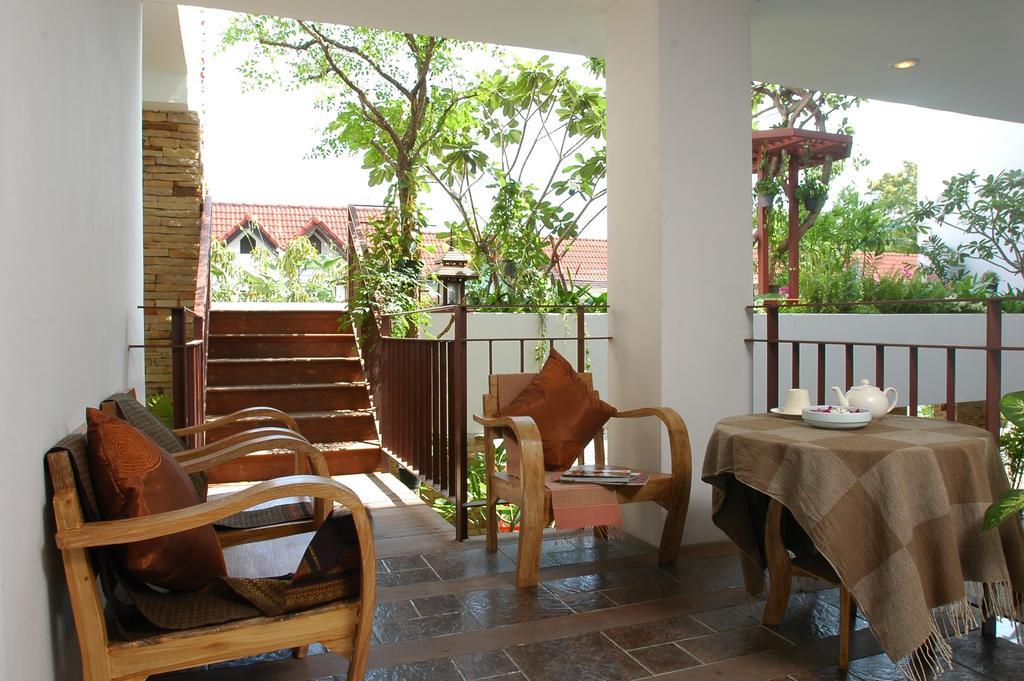Bansabai Hostelling International Bangkok Buitenkant foto