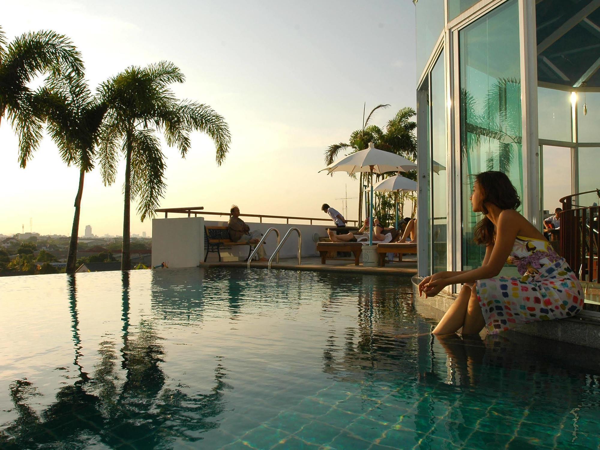 Bansabai Hostelling International Bangkok Buitenkant foto