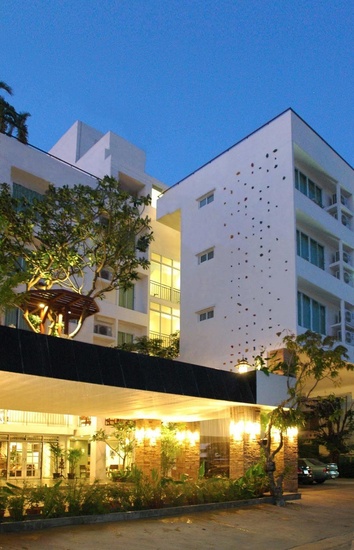 Bansabai Hostelling International Bangkok Buitenkant foto